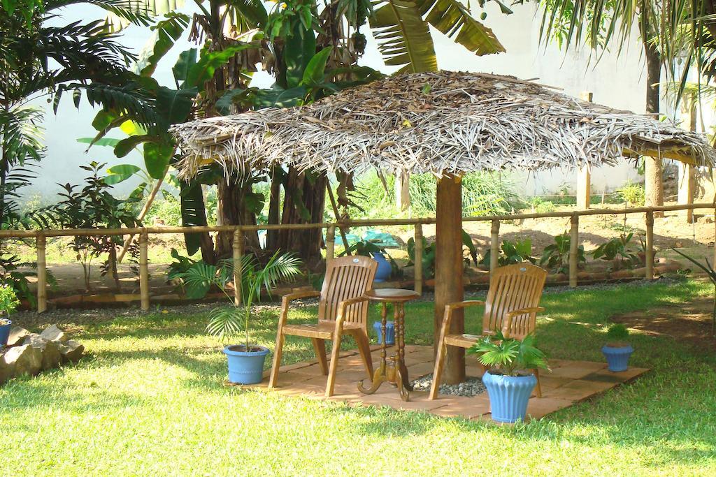 Blue Seas Guest House Dehiwala-Mount Lavinia Ngoại thất bức ảnh