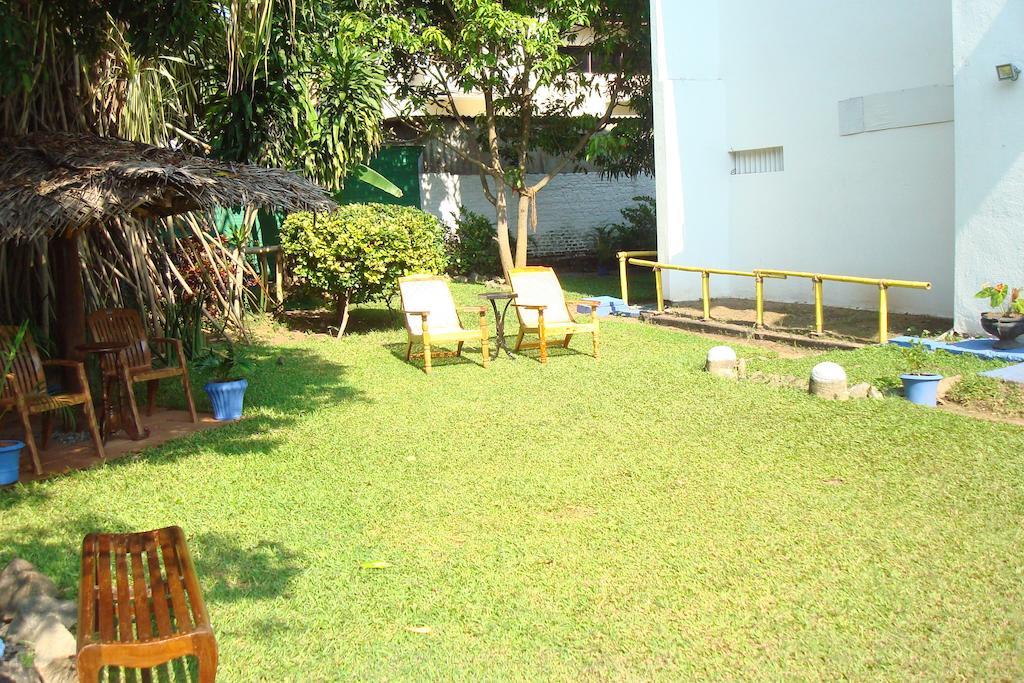 Blue Seas Guest House Dehiwala-Mount Lavinia Ngoại thất bức ảnh