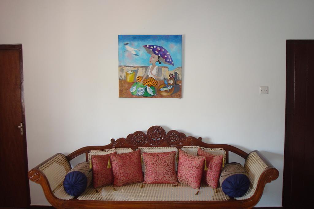 Blue Seas Guest House Dehiwala-Mount Lavinia Ngoại thất bức ảnh