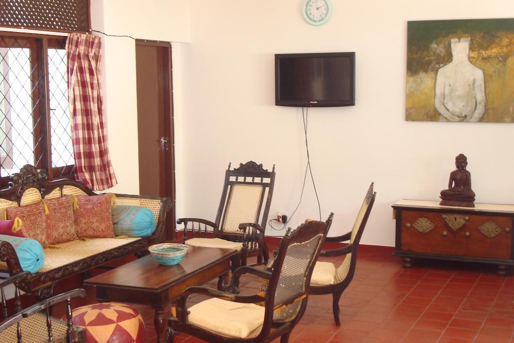 Blue Seas Guest House Dehiwala-Mount Lavinia Ngoại thất bức ảnh