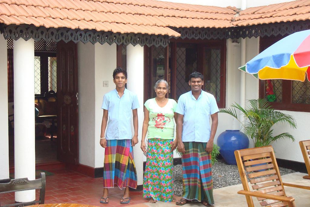 Blue Seas Guest House Dehiwala-Mount Lavinia Ngoại thất bức ảnh