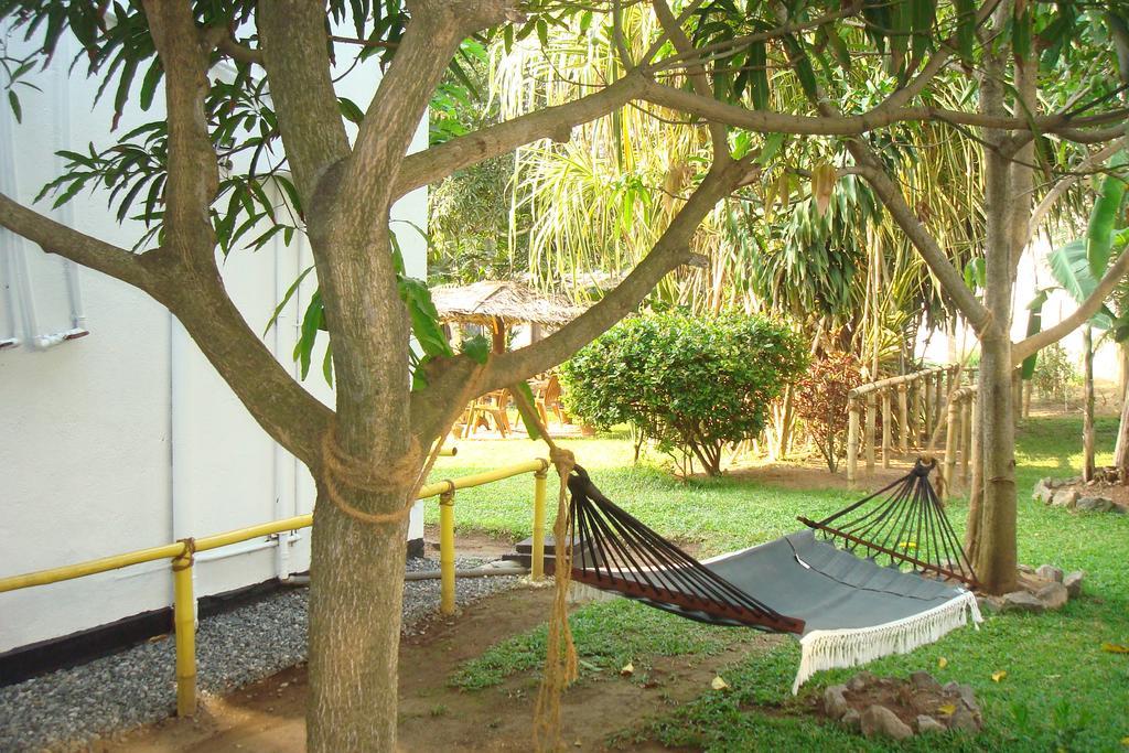 Blue Seas Guest House Dehiwala-Mount Lavinia Ngoại thất bức ảnh