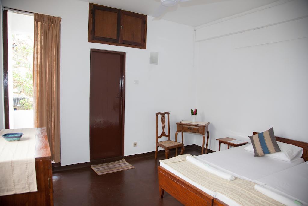 Blue Seas Guest House Dehiwala-Mount Lavinia Phòng bức ảnh