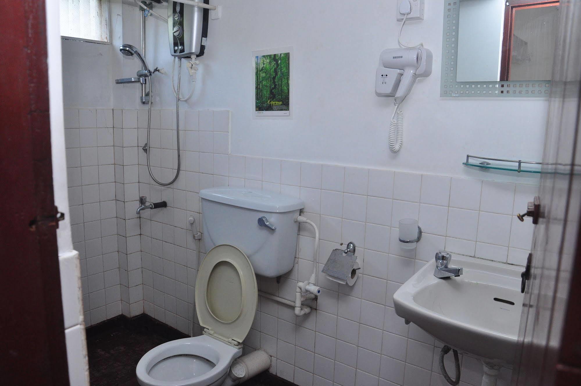 Blue Seas Guest House Dehiwala-Mount Lavinia Ngoại thất bức ảnh