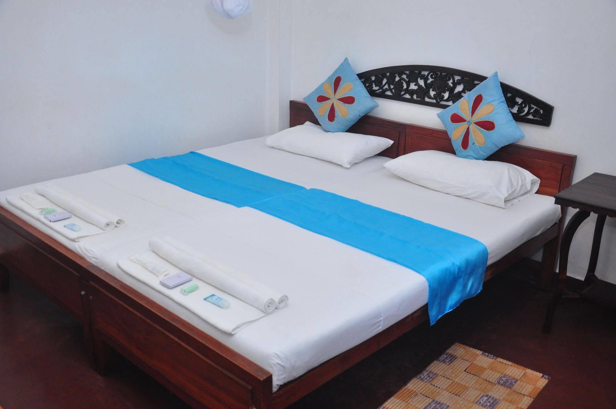 Blue Seas Guest House Dehiwala-Mount Lavinia Ngoại thất bức ảnh