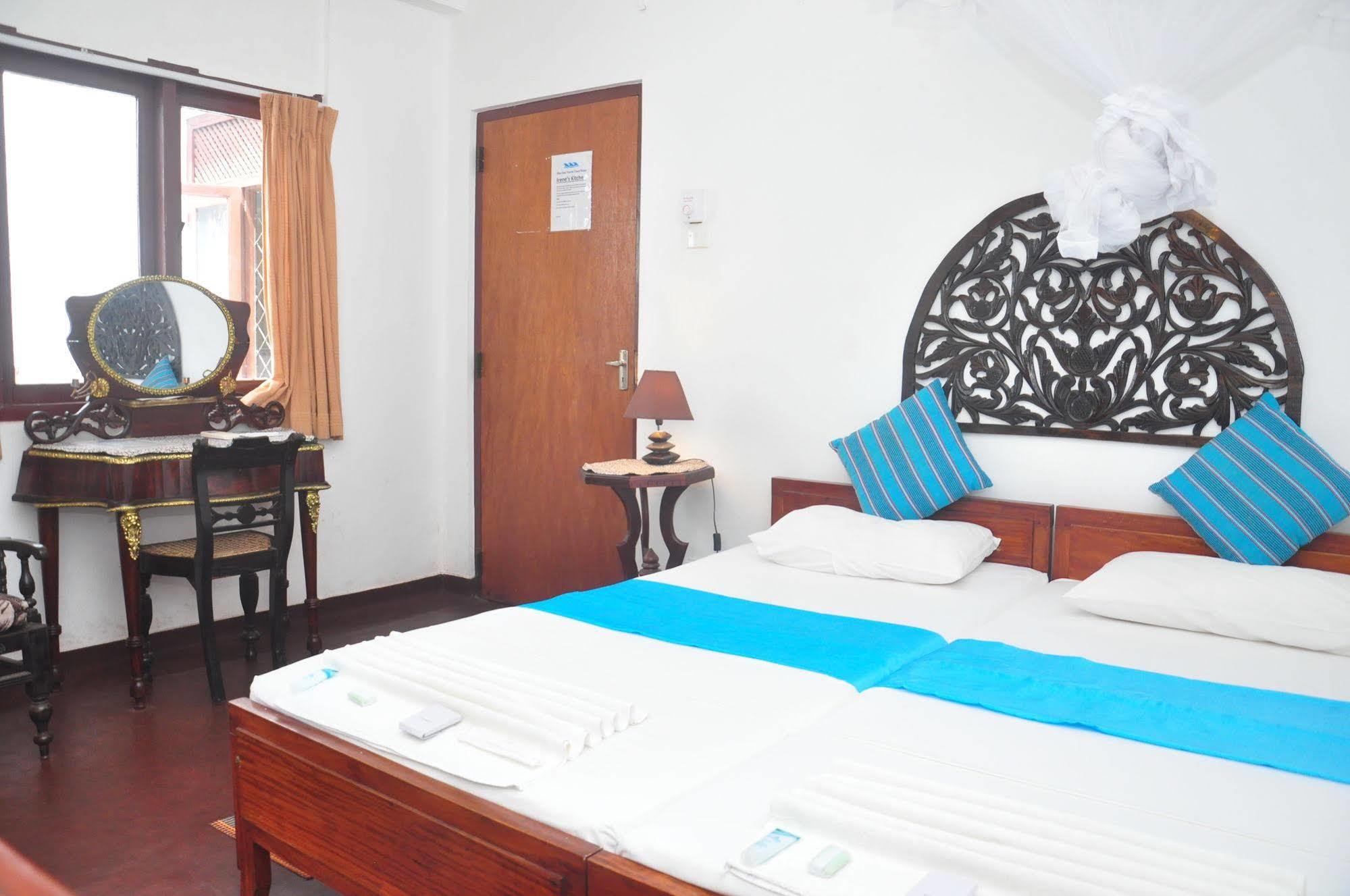 Blue Seas Guest House Dehiwala-Mount Lavinia Ngoại thất bức ảnh