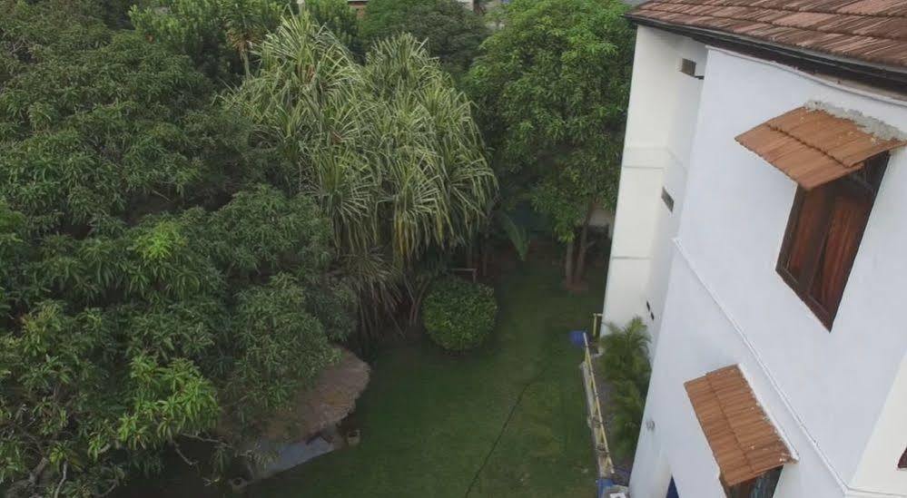 Blue Seas Guest House Dehiwala-Mount Lavinia Ngoại thất bức ảnh