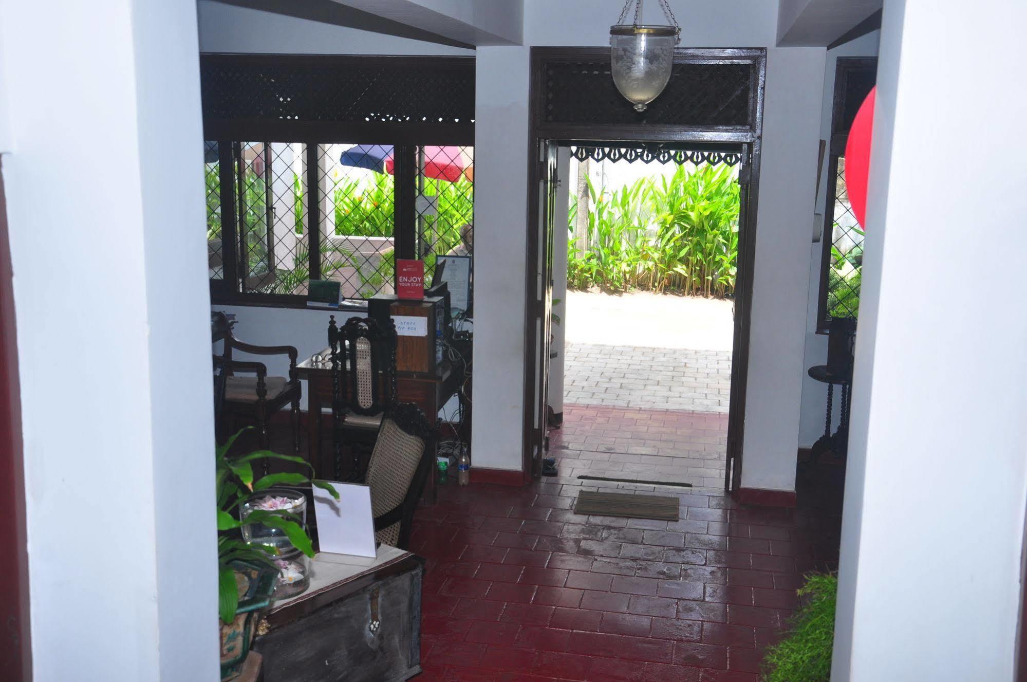 Blue Seas Guest House Dehiwala-Mount Lavinia Ngoại thất bức ảnh