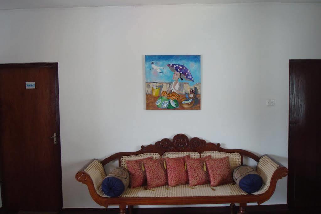Blue Seas Guest House Dehiwala-Mount Lavinia Ngoại thất bức ảnh