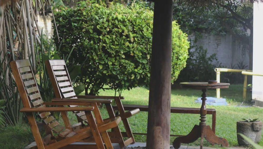 Blue Seas Guest House Dehiwala-Mount Lavinia Ngoại thất bức ảnh